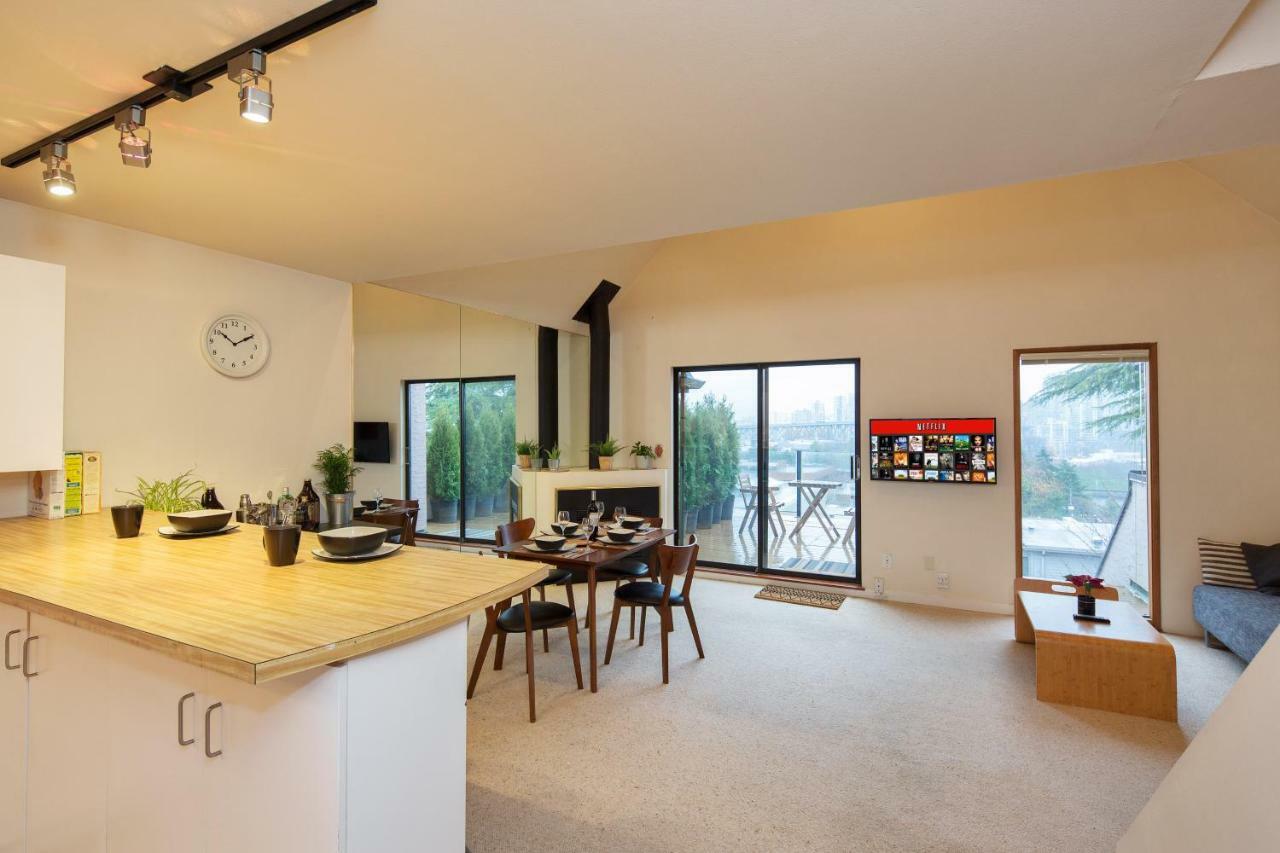 Billion Dollar Views In A Beautiful Fairview Slopes Heritage House Apartamento Vancouver Exterior foto