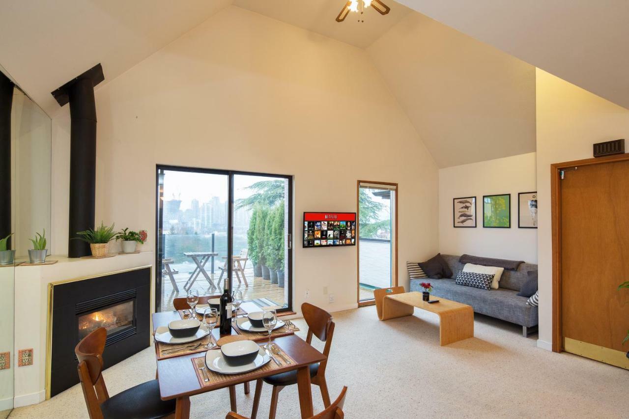 Billion Dollar Views In A Beautiful Fairview Slopes Heritage House Apartamento Vancouver Exterior foto